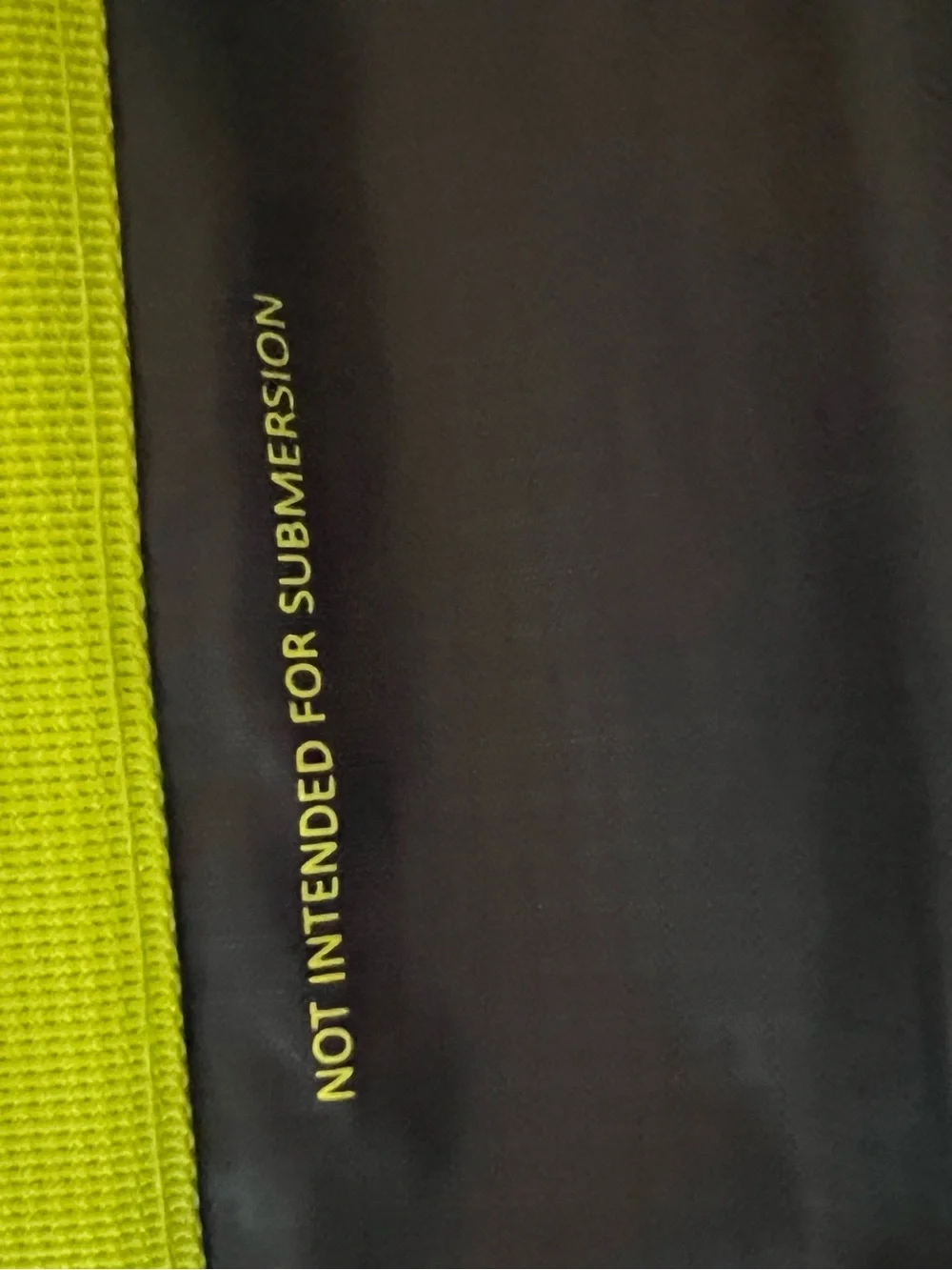 Geckobrands Waterproof 30L Backpack in Navy and Lime